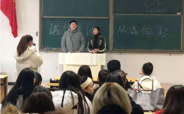 大学补考有平时分吗，大学挂科了补考算不算平时分（一旦有挂科或重修就会被记入档案）