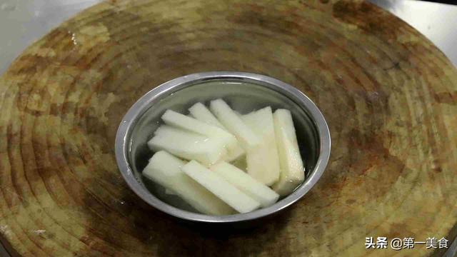 山药怎么炒才好吃，山药炒什么好吃（大厨教你做山药炒木耳）