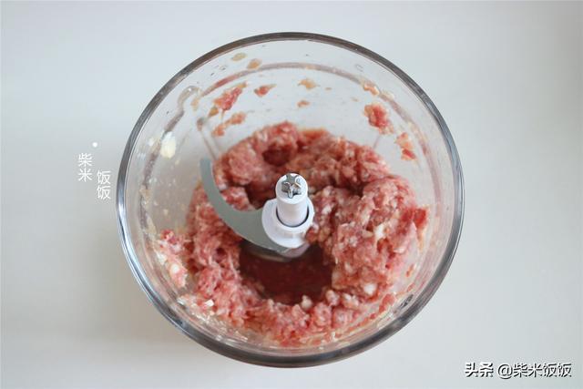 馄饨馅的做法，馄饨馅的做法和配料（跟87岁奶奶学调馄饨馅）