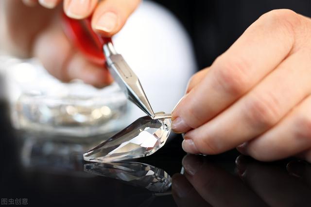 swarovski是什么牌子，swarovski是什么档次（怀揣造钻石的愿景却一直生产“假货”）