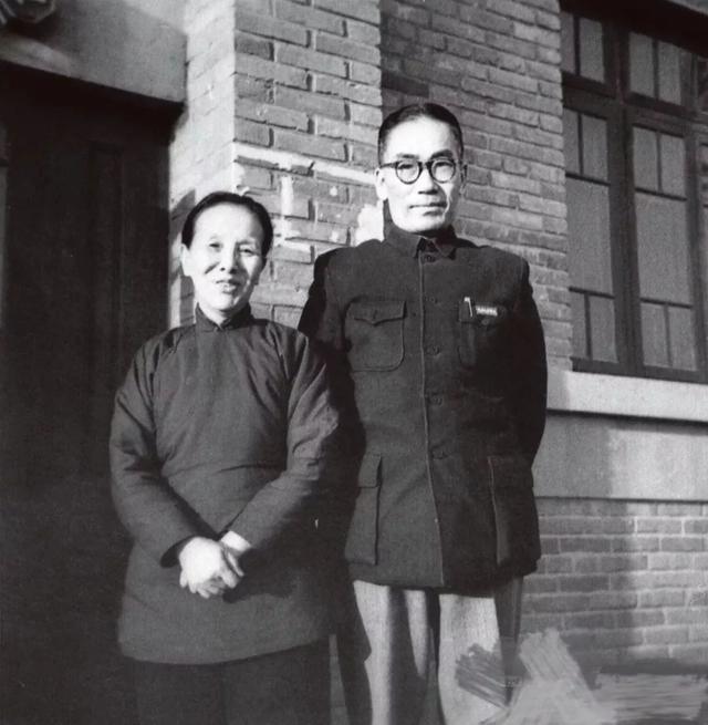 鲁迅经历的挫折，鲁迅遭遇的挫折（她是被调戏要上吊的女人）