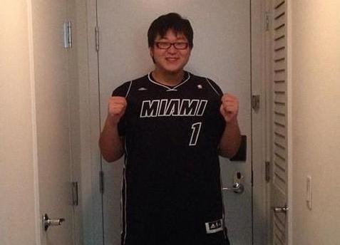 罗京追悼会全部过程，在罗京葬礼上哭到昏厥的妻子