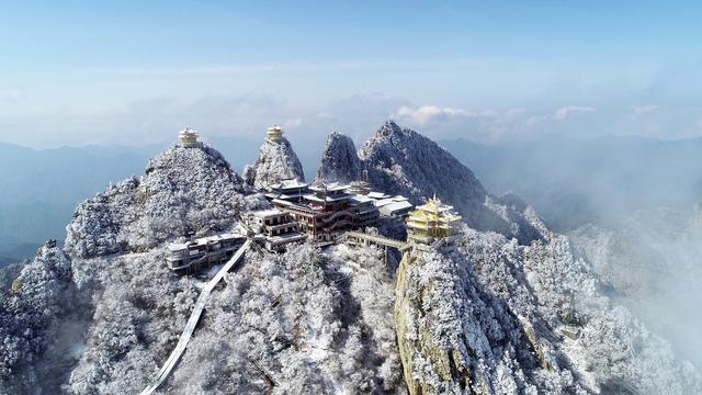 老君山在什么地方，老君山在什么地方是哪个省（老君山云海平均每年多达130天）