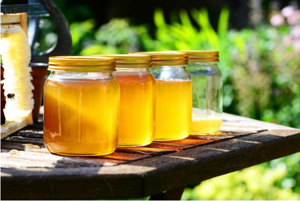 如何挑选好蜂蜜，如何挑选好蜂蜜糖（教你挑选靠谱蜂蜜小技巧）