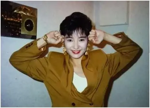 李莫愁有什么绯闻，“李莫愁”雪梨的火辣情史