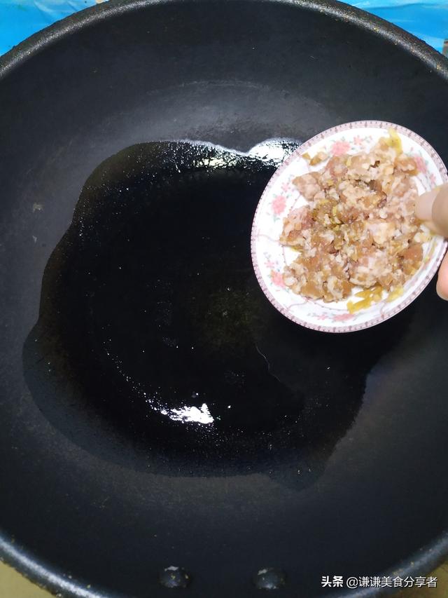 怎样做美味的白菜粉条炒肉末，白菜猪肉炒粉条怎么做（白菜粉条炒肉末就上桌了）