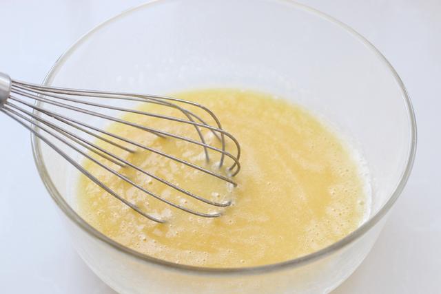 鸡蛋卷怎么做，煎蛋的正确做法（自制美味鸡蛋卷）