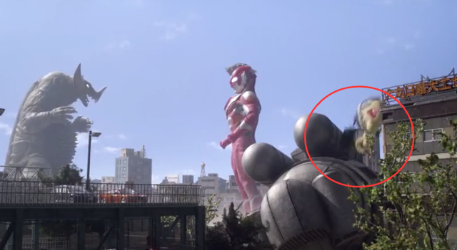 奥特曼搞笑图片，芯儿  沙雕搞笑奥特曼表情包，微信头像（《泽塔奥特曼》最新话有趣场景盘点）