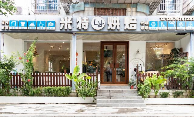 三亚小吃一条街在哪,三亚市区步行街小吃一条街(一条通往海边的美食老街) 三亚小吃一条街在哪,三亚市区步行街小吃一条街(一条通往海边的美食老街)