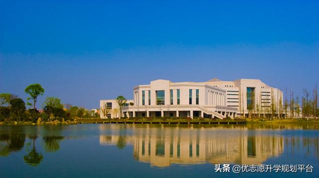 大连理工大学盘锦，大连理工大学盘锦校区简历（大学的分校、校区和本部有什么区别）