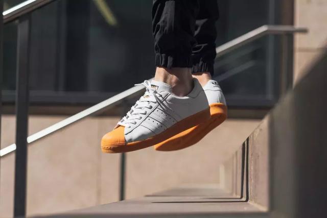 什么叫生胶鞋底，什么叫生胶鞋底胶（只要是钟情复古的）