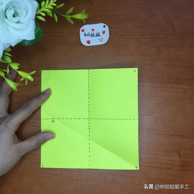 飞镖怎么折飞得远又简单，简单的手工折纸（1个正三边形折出来的飞镖与风车）
