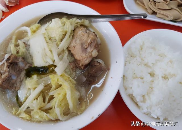 青岛特色美食有哪些，青岛十大特色小吃（吃遍青岛特色美食小吃）