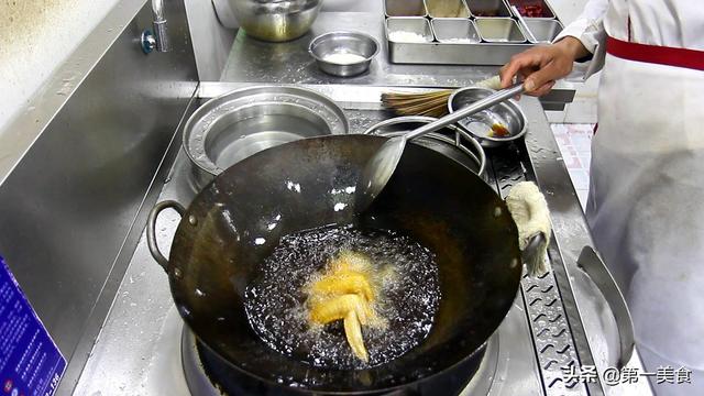 卤水鸡翅的做法，卤鸡翅的详细做法（教你在家如何做卤鸡翅）