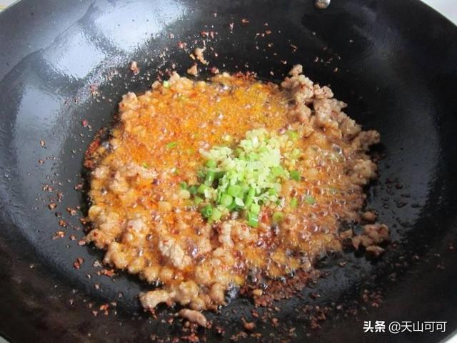 土豆酱的家常做法，土豆丝的家常做法步骤（最经济实惠的炸酱）