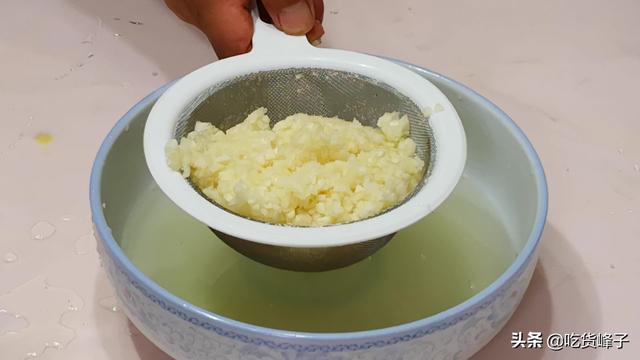 蒜蓉怎么做出来的好吃呢，蒜蓉怎么炒（爱吃蒜蓉的人注意了）
