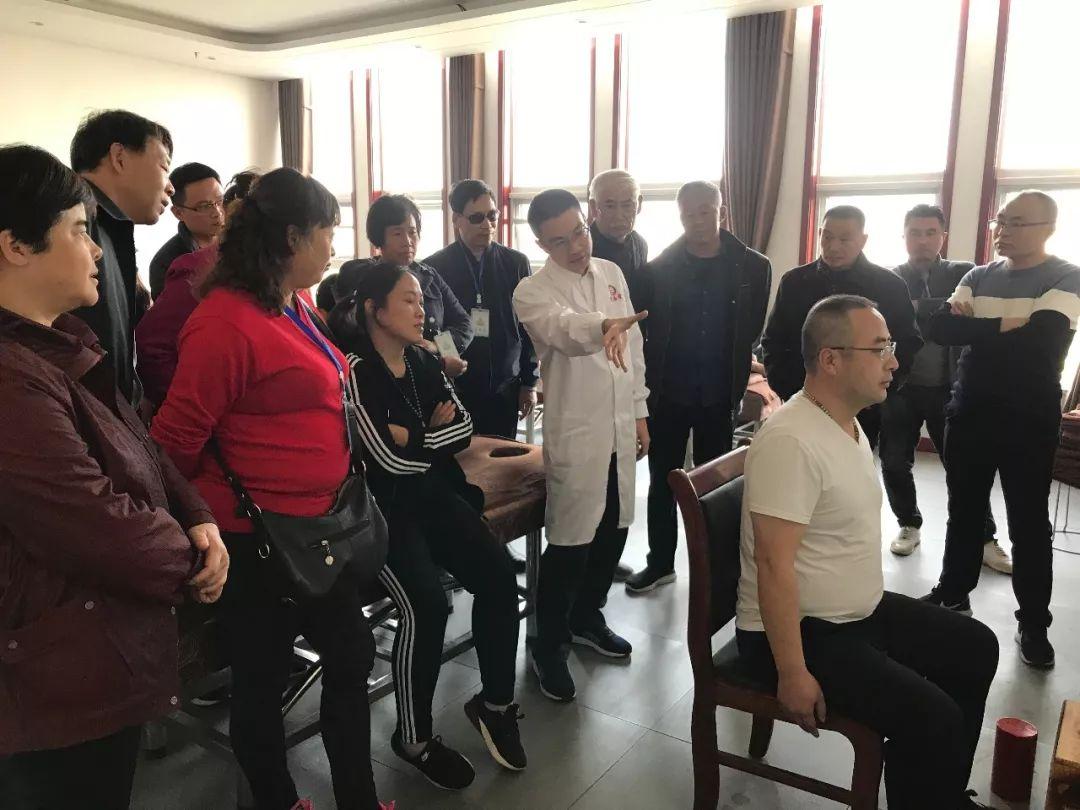 艾灸培训学校(艾灸在哪里学最正宗)