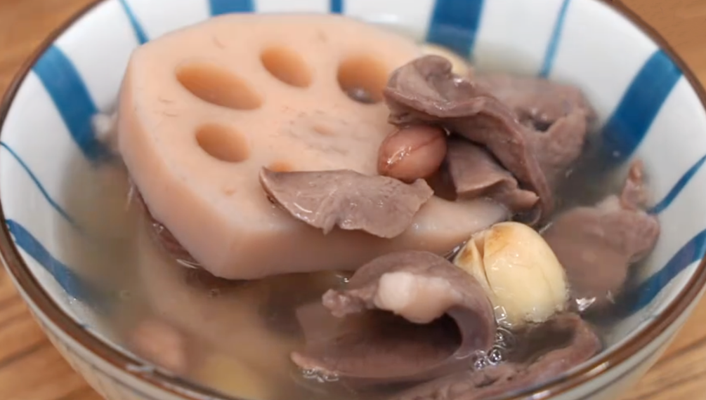 【猪心莲子汤】做法步骤图 一周喝1次 精神满满过秋冬-起舞食谱网