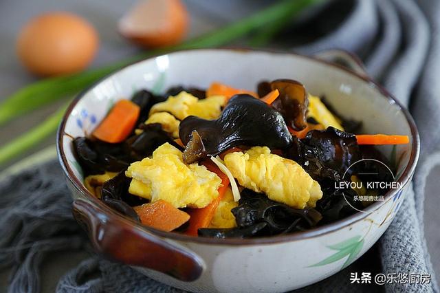 鸡蛋怎么炒好吃，鸡蛋怎么炒好吃又简单（鸡蛋的10种炒法）