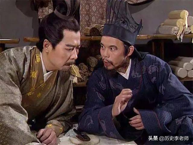 三国演义中的凤雏是谁，三国演义里的凤雏是谁（而司马懿的外号则很吓人）