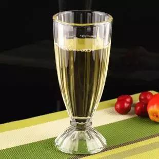 酒杯的分类——调酒师带你入门，调酒杯子种类（喜哈说酒---喝什么酒用什么杯子）