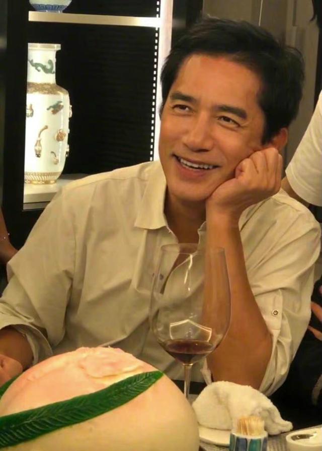 白色恋人是什么意思，白色恋爱什么意思（14对明星秀恩爱）