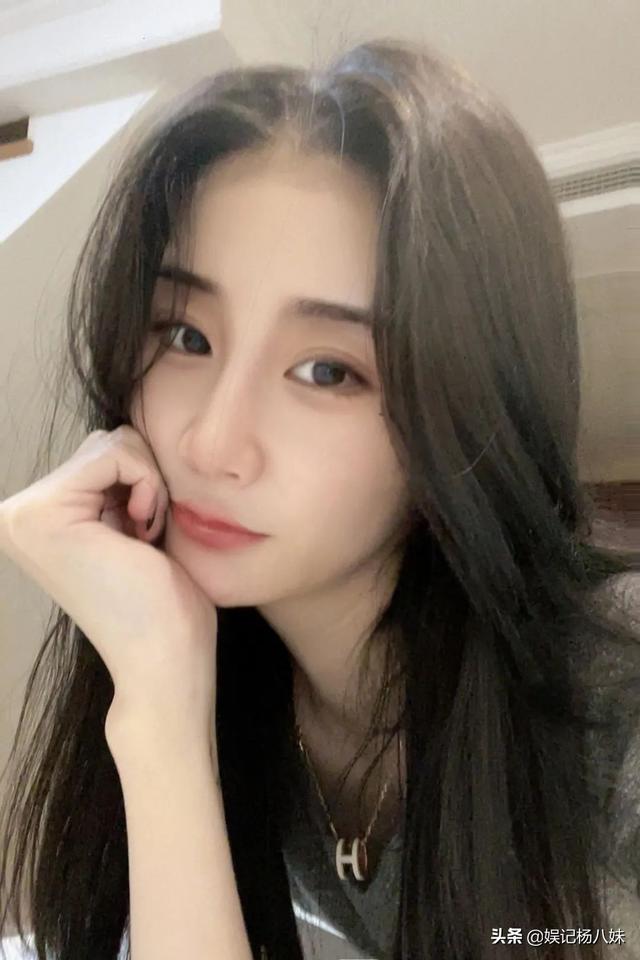 吴亦凡历届女友遭扒，从小G娜到都美竹，他的审美还分阶段性