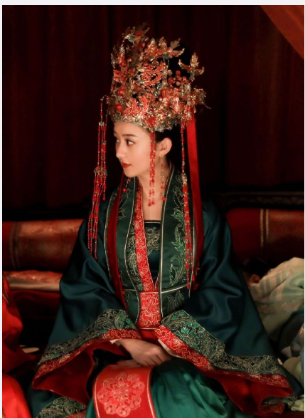 红嫁衣歌词，红嫁衣 原唱（网友：死在鞠婧祎手里了）