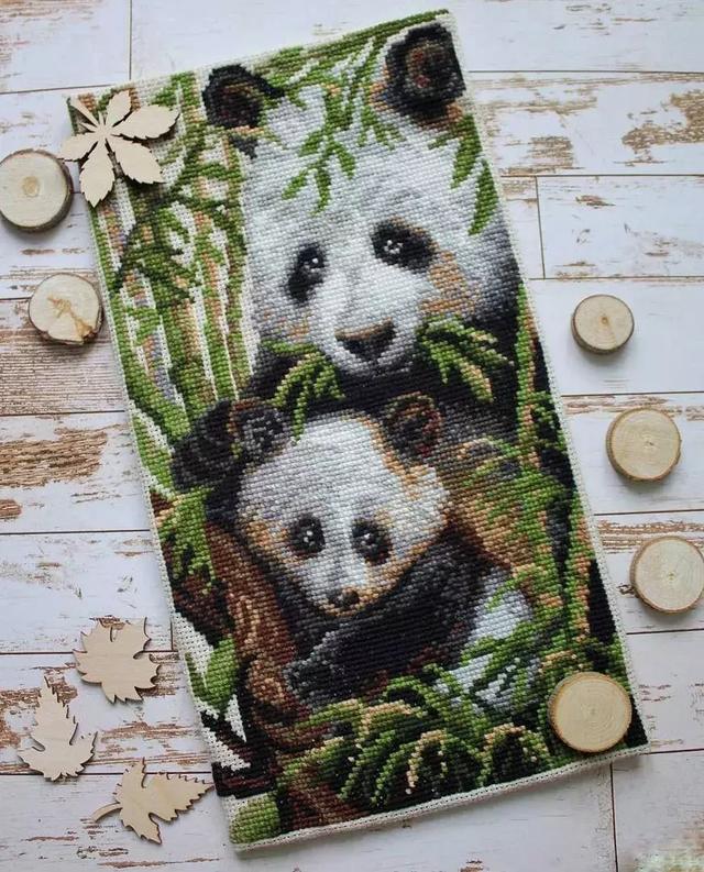 【十字绣枕头图案】哪些十字绣枕头图案好看，手工十字绣枕头图案大全（35款十字绣作品大赏析）