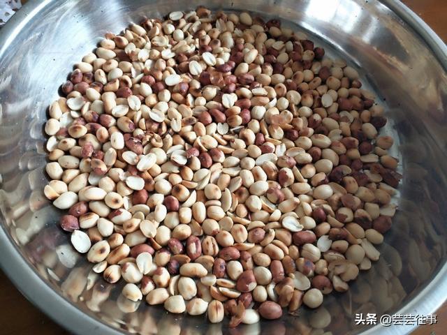 艾糍粑家常做法正宗艾糍粑怎么做，艾糍粑的制作（家常艾叶糍粑这样做）