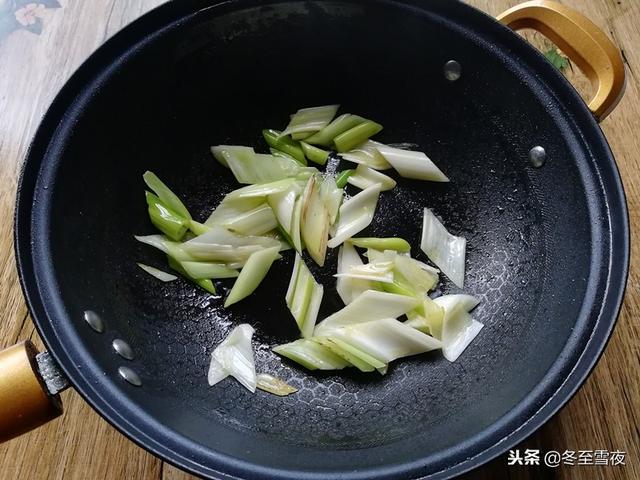 猪腰子怎么切腰花，怎么切猪腰花和做腰花汤（味道不输餐馆大厨）