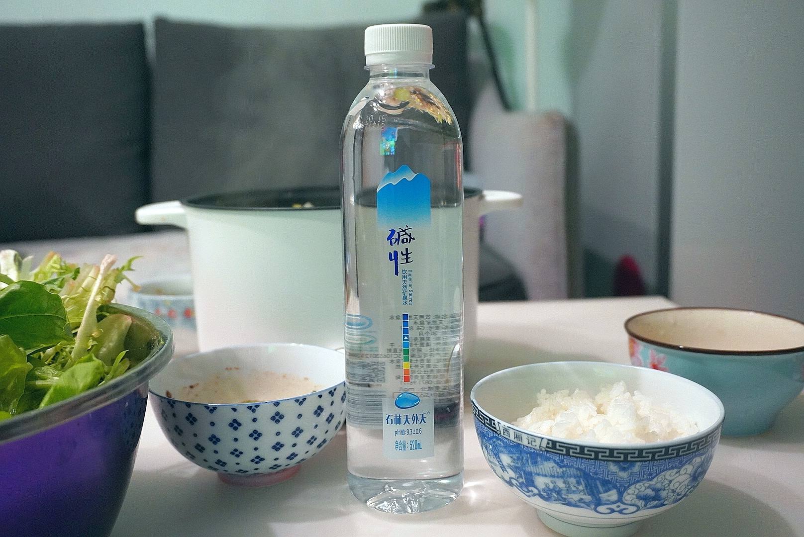 石林天外天饮用天然矿泉水怎么样(喝水要健康,石林天外天碱性饮用天然