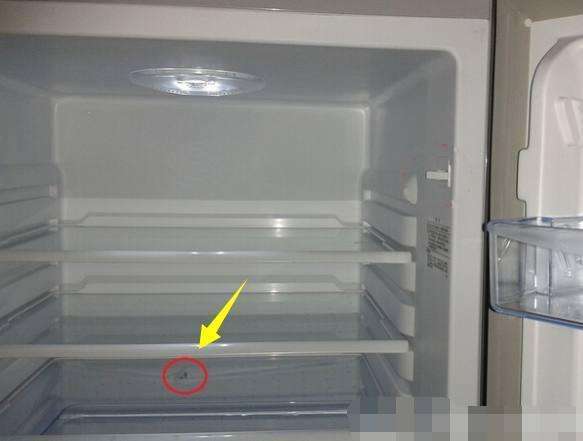 冰箱结冰是什么原因造成的（冰箱为何会结冰的原因汇总）