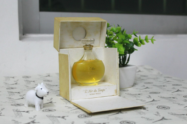 世界十大香水品牌，世界香水品牌大全（世界十大著名香水品牌）