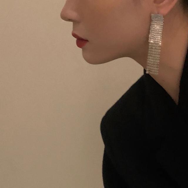 性感头像女生个性头像，女生性感头像／部位头像／“感动代替不了感情，念旧也回不到曾经” ​微信（部位头像丨一厢情愿，愿赌服输）