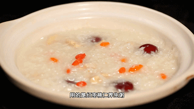 煮大米粥要多久，大米粥一般煮多久才好吃（大米粥怎么煮才又滑又粘稠）