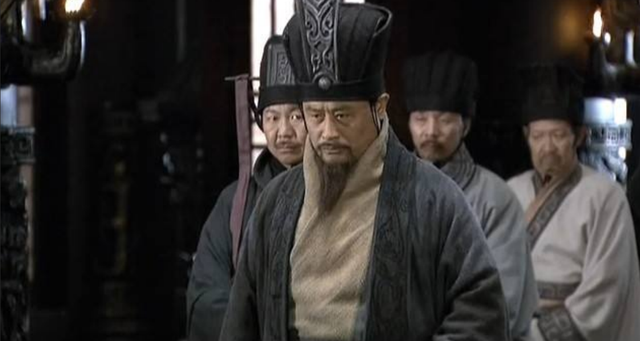 三国之辅佐刘备txt，重生阿斗之一统三国（为何投靠曹操之后再没回到刘备身边）