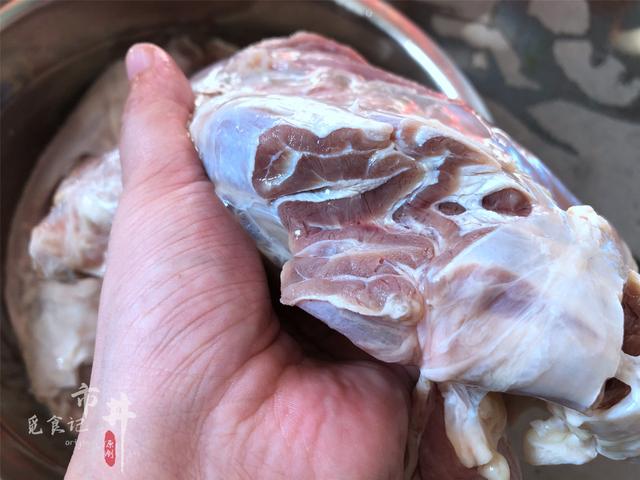 怎样做酱牛肉好吃又嫩，记住“1腌2泡”的窍门