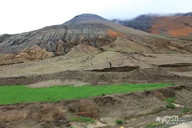 我的家乡在日喀则是什么歌，我的家乡在日喀则是什么歌歌词是什么意思（行走在通天的路上<中>）