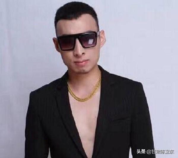 快手网红排名(球球第一次给天佑)