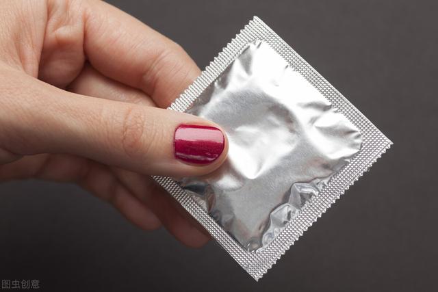 女士避孕套使用方法图片，女用避孕套使用方法图解（这6个套套的使用误区）