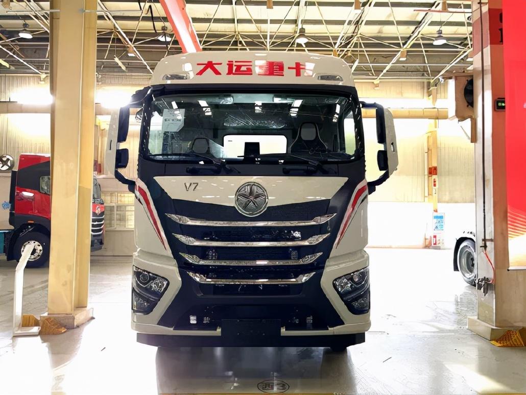 大运重卡牵引车(大运v7牵引新车来了) - 四帝国车市