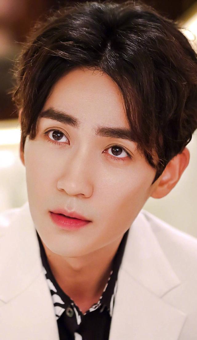 朱一龙壁纸♡，朱一龙高清壁纸图片（听说发朱一龙有很多人点赞）