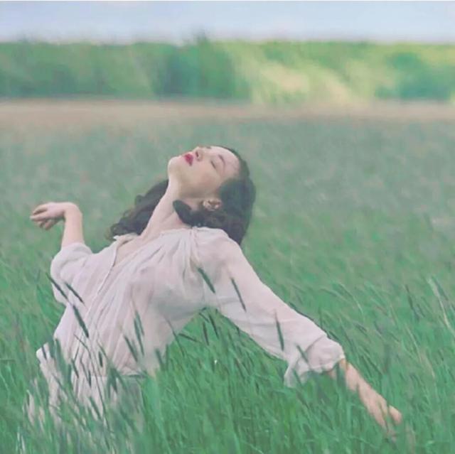 超酷的欧美女神像，爱死了！，超酷的欧美女神像图片（假如我年少不自卑）