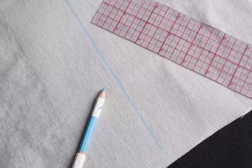 如何缝衣服看不出针脚，衣服怎么缝针看不出来（服装制作中小细节的制作工艺）