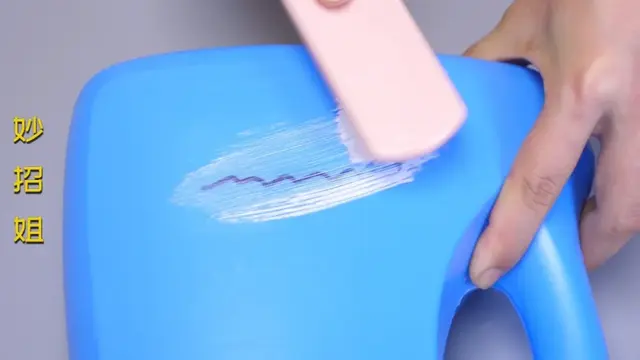 白鞋子洗后发黄有什么办法变白，鞋边发黄用84消毒液可以吗（白鞋发黄变脏别用水洗）