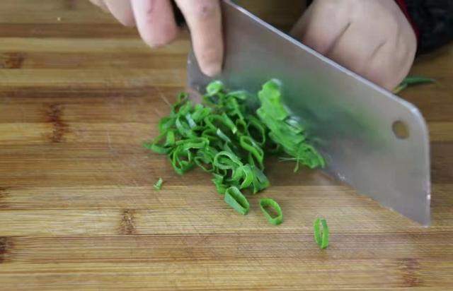 剩饭的做法家常窍门，剩饭怎么做才好吃图解（我家剩饭从不直接吃）