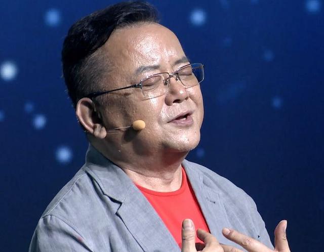 和珅扮演者是谁，和珅的扮演者（演了300多集的和珅）