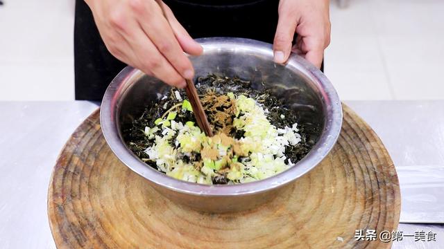 芝麻叶怎么做好吃，嫩芝麻叶怎么做好吃（芝麻叶面条这样做）