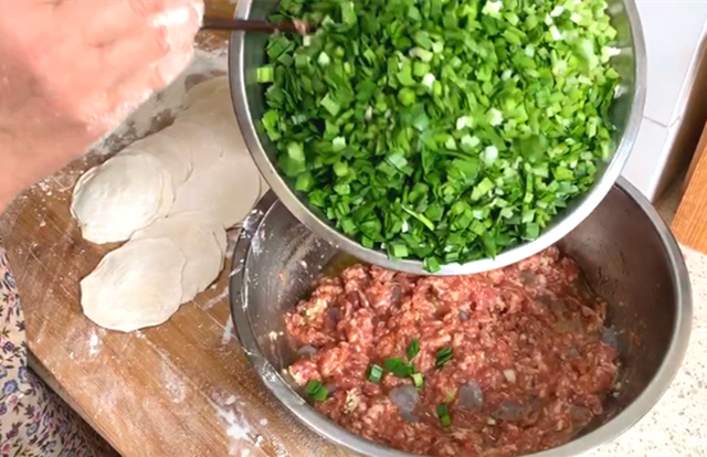 各种饺子馅的做法，各种饺子馅的做法大全图片（分享16种饺子馅调法）